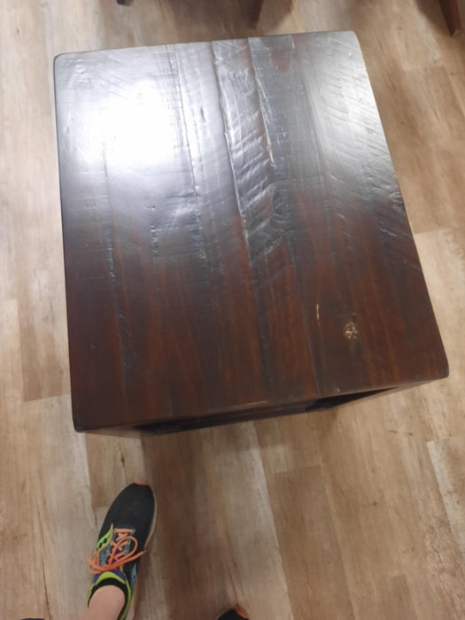 ROGNESS END TABLE